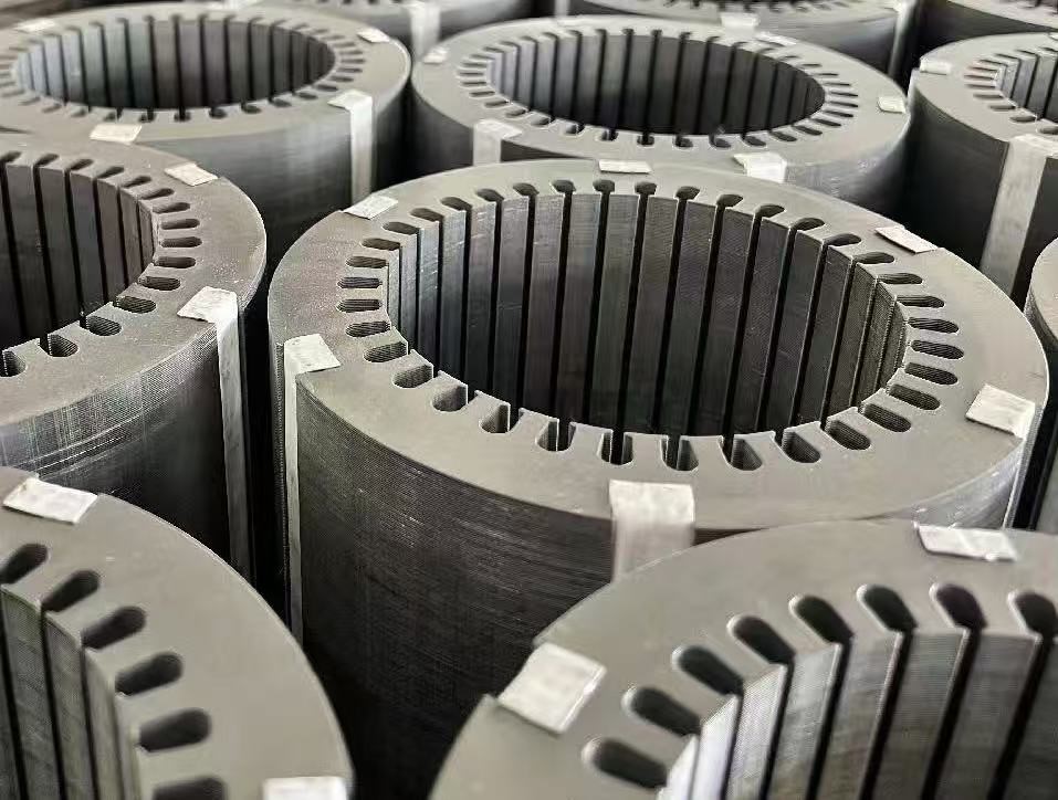 Как работает асинхронный двигатель?