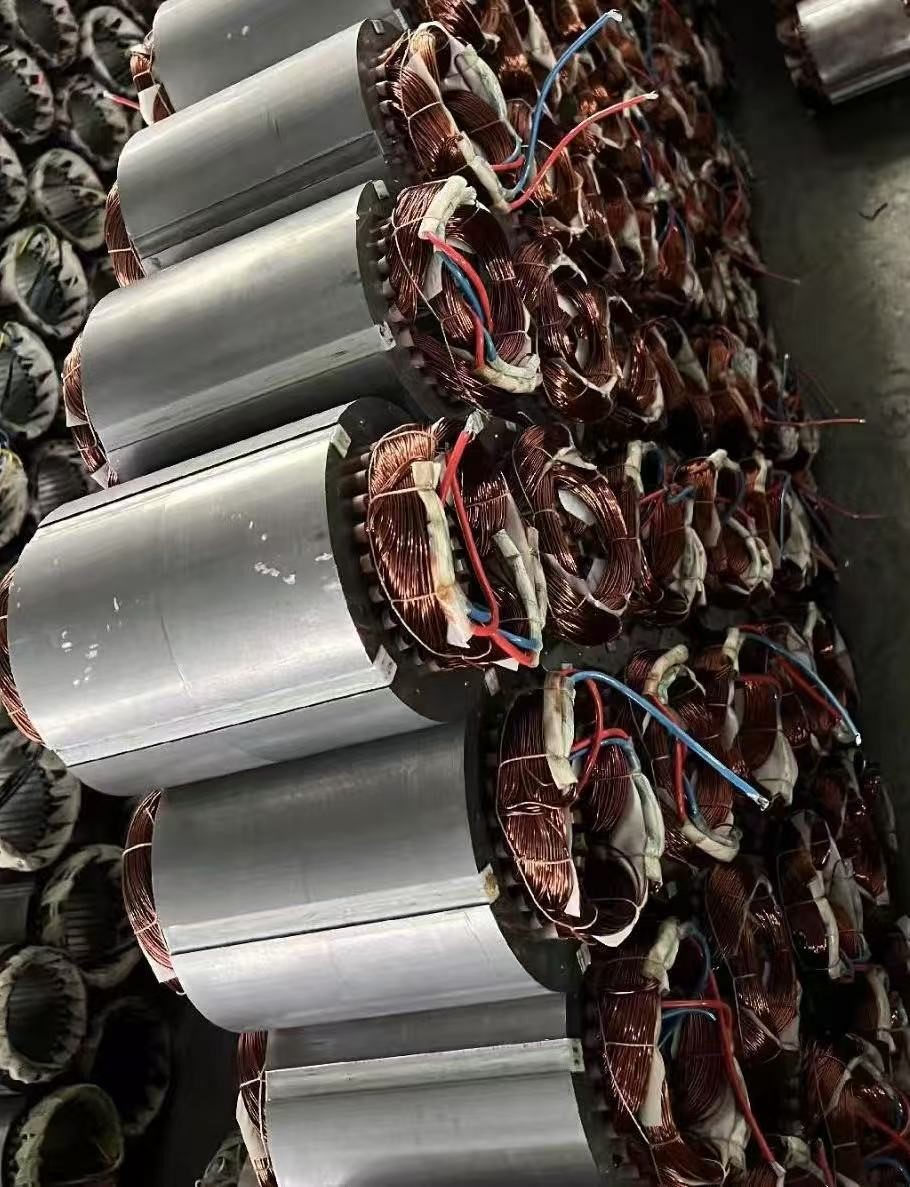 Как работает асинхронный двигатель?